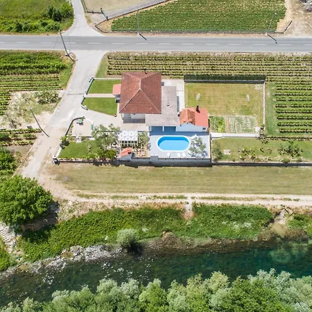 2 Bedroom Cozy In Stasevica