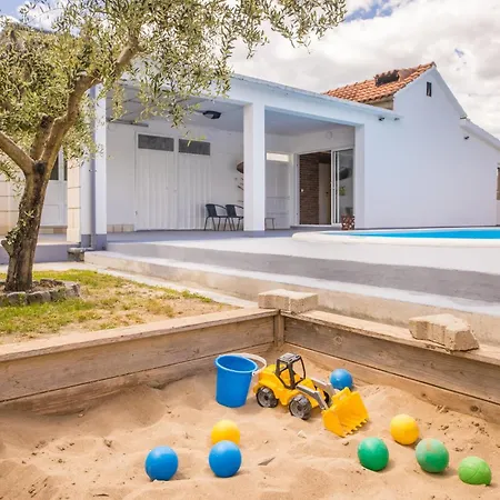 2 Bedroom Cozy In Ferienhaus *