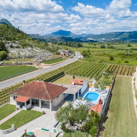 Awesome In With Kitchen Holiday home