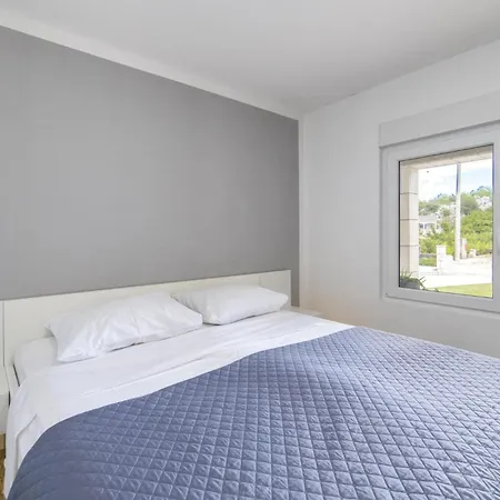 2 Bedroom Cozy In Stasevica